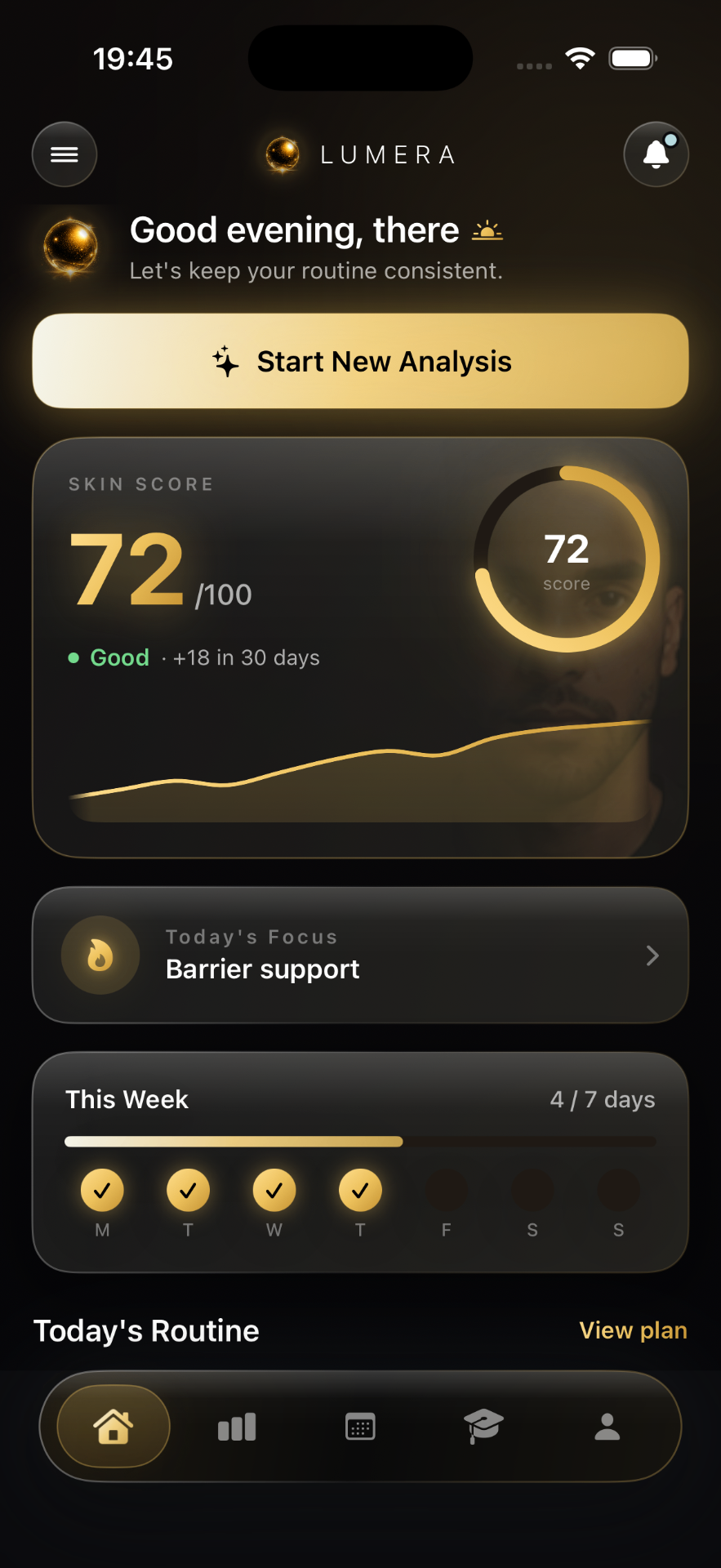 Lumera home dashboard with skin score, today's focus, and weekly streak